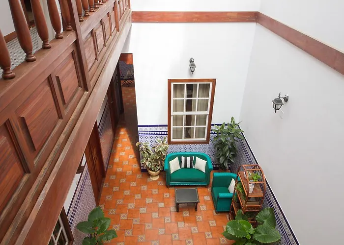 לינה וארוחת בוקר Aminta 3*